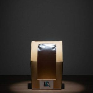 მუყაოს ფანჯრიანი ყუთი